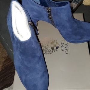 NEW VINCE CAMUTO ELVIN size 9 BLUE SUEDE SHOES